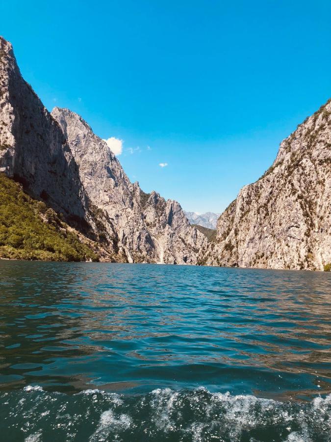 Hotel Arifi Шкодер Екстер'єр фото