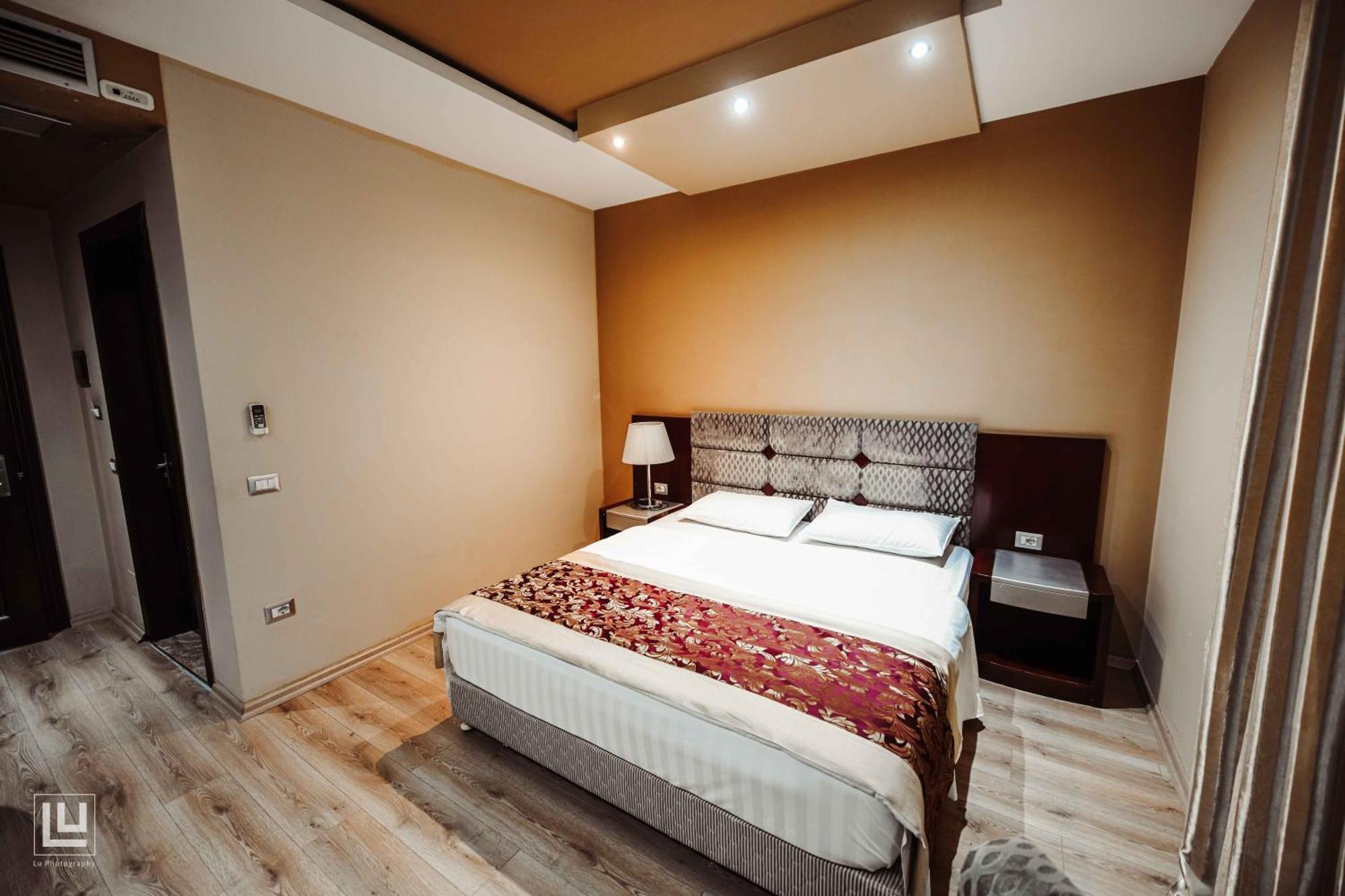 Hotel Arifi Шкодер Екстер'єр фото
